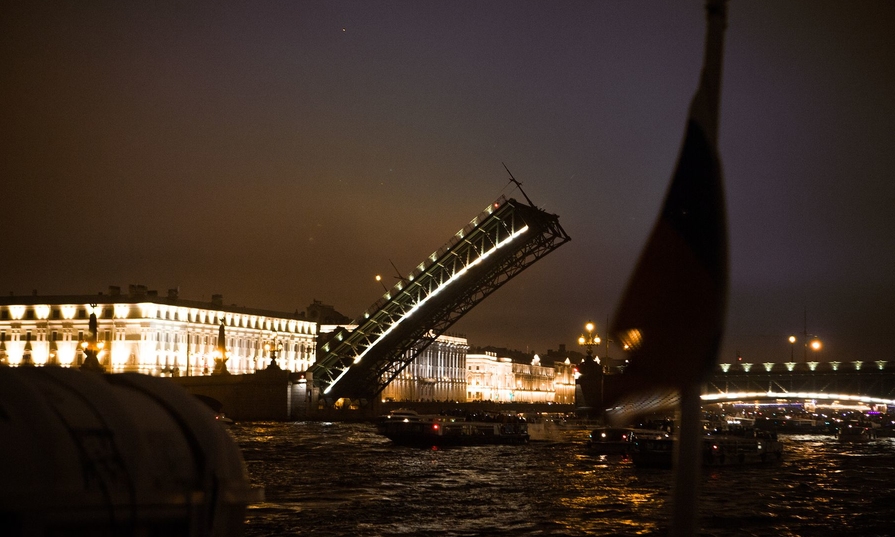 Ночная экскурсия по городу на развод мостов